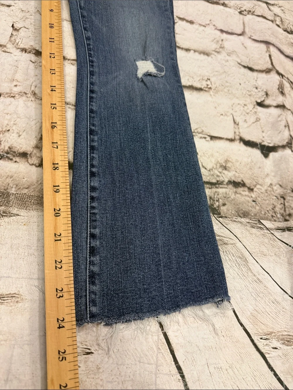 Mother Jeans The Insider Crop Step Fray in Dancing on Coals Size 24